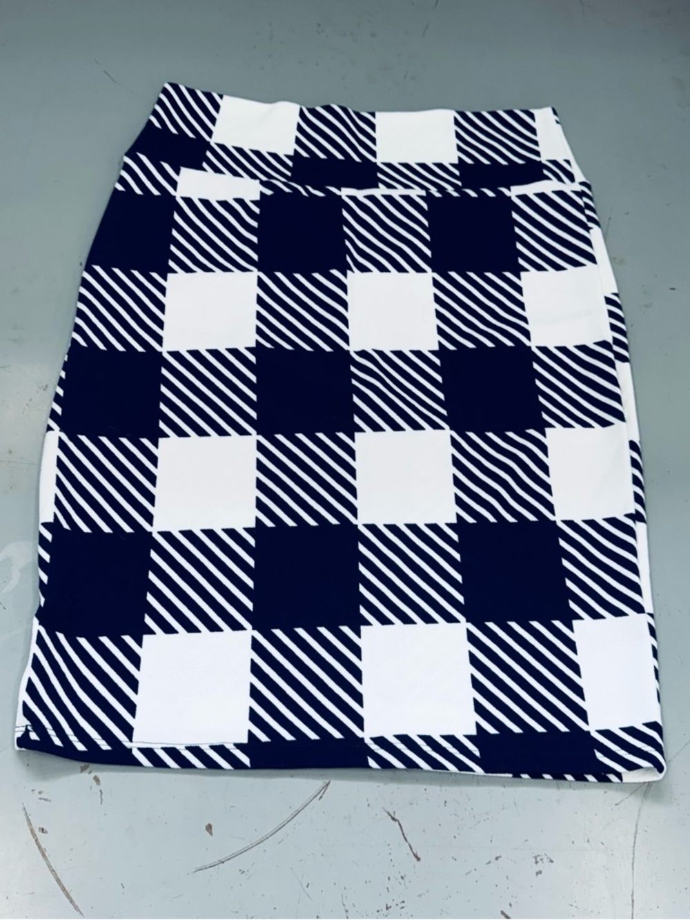 LuLaRoe Navy and White Buffalo Plaid Cassie Pencil Skirt size X-Large